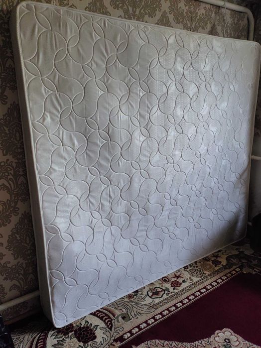 Продаётся матрас для спальни