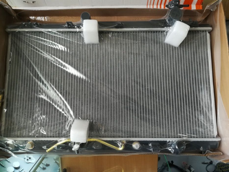 Радиатор двигателя Toyota Camry 40 обьем 3.5
