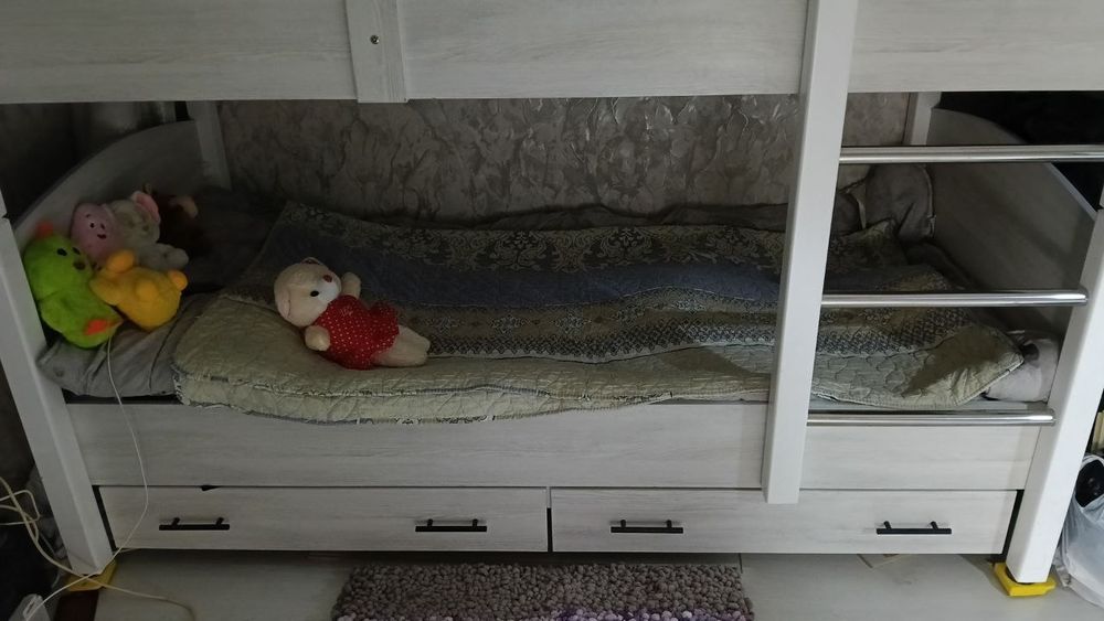 Двух ярусная кровать длина 2м
