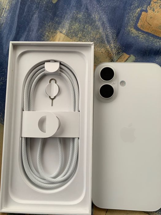 Iphone 16 128gb чисто нов