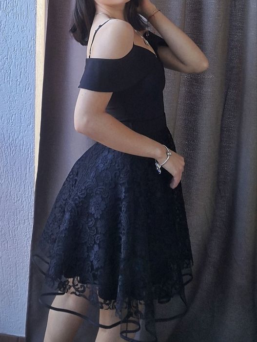 Rochie de seara neagra cu dantela