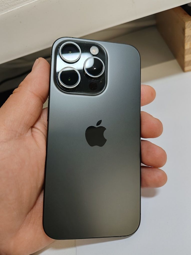iPhone 15 Pro black Titanium 256 GB sănătate baterie 93%  cod unic 590