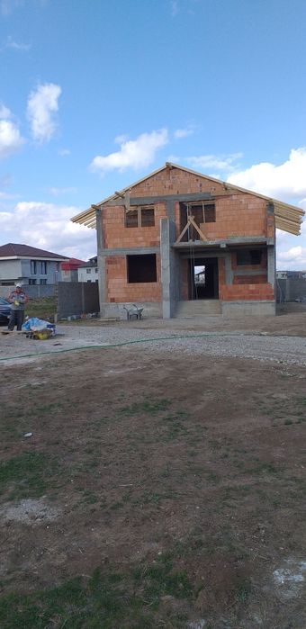 Construcții case, acoperisuri, termoizolatii și hidroizolatii