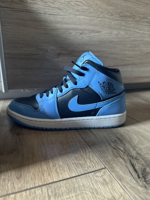 Jordan 1 UNC.