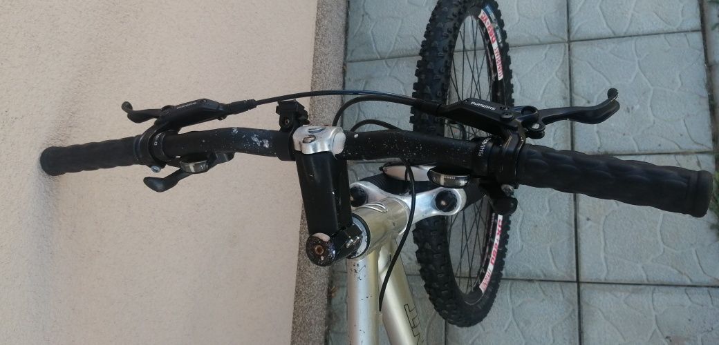 Bicicleta Giant Terrago, aluminiu, suspensie, frâne hidraulice