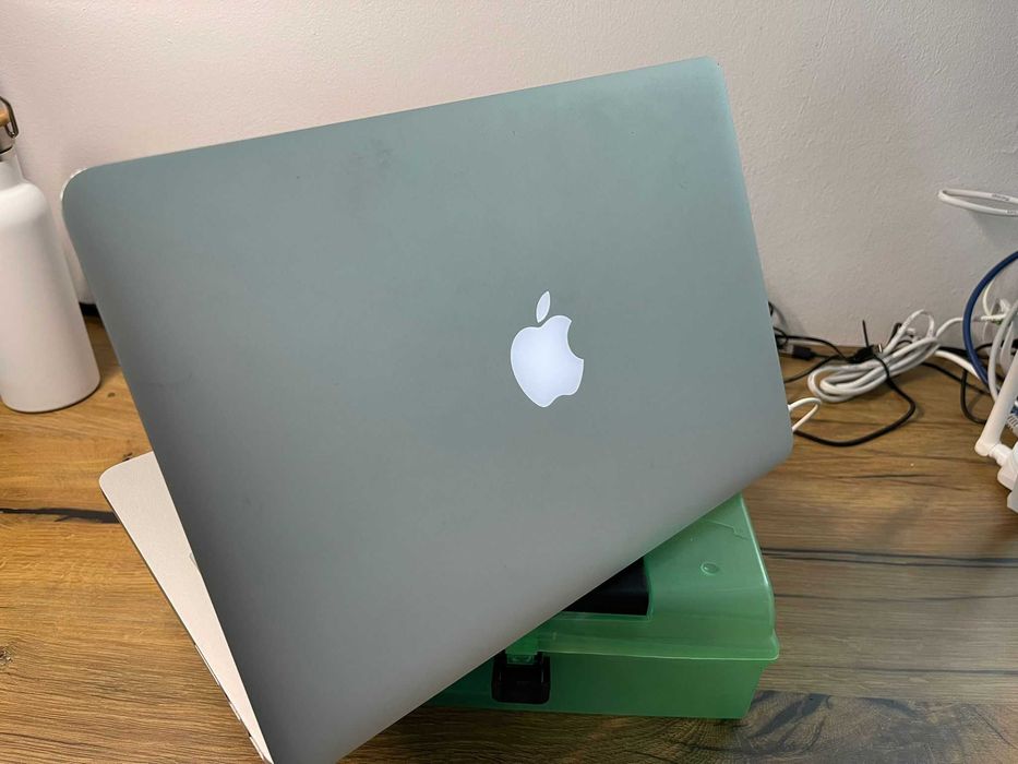 MacBook Pro 13” Retina (A1502, Early 2015) – vând pe piese originale