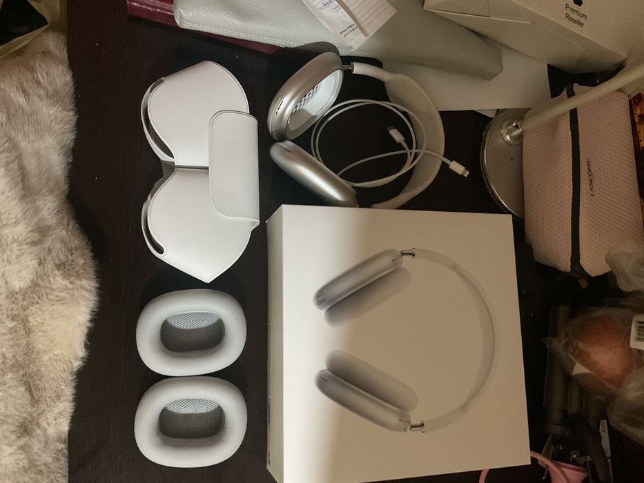 Apple airpods pro max  наушник янги бир ой аввал  олинган