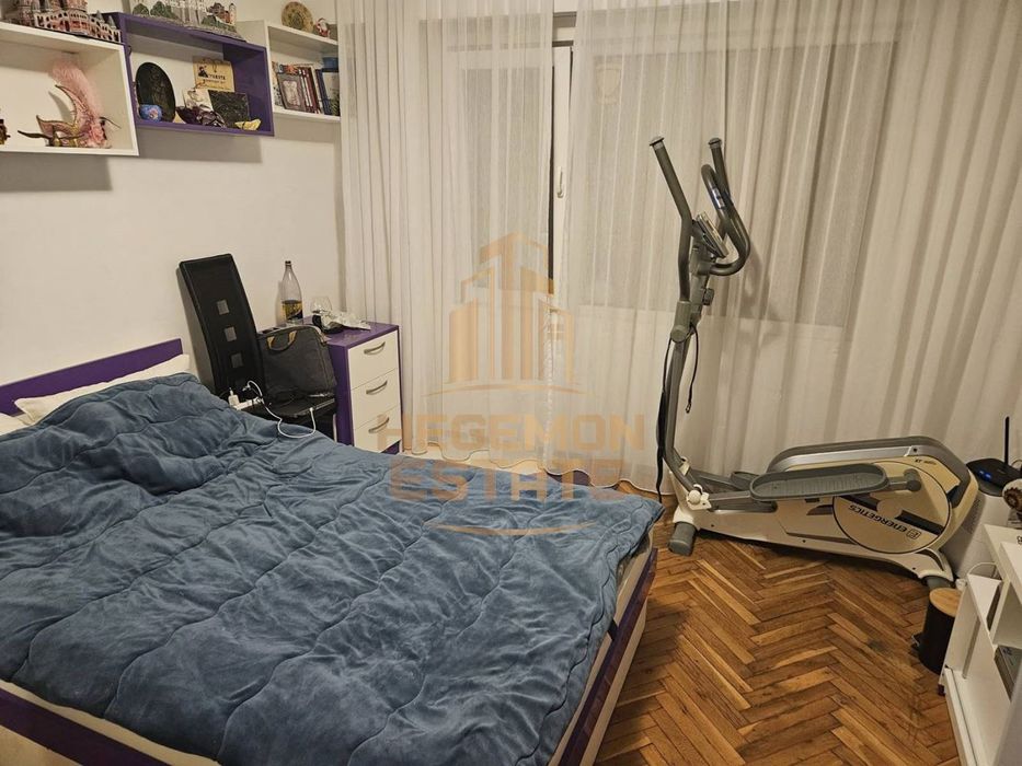 Продава се Четиристаен апартамент в Варна, Цветен квартал - 86 кв.м за 2456 €/кв.м - Снимка #3