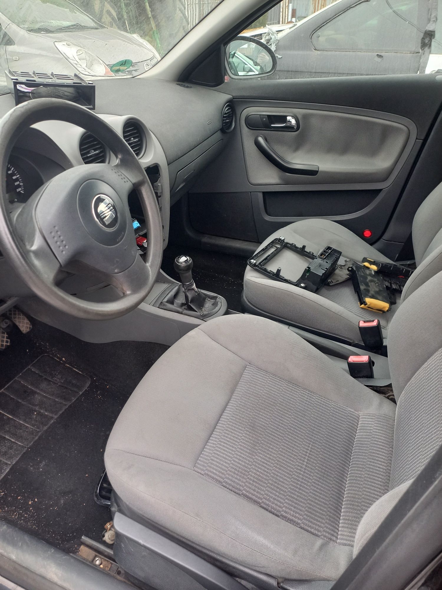 Seat Ibiza 1.4 бензин 75 коня - На Части