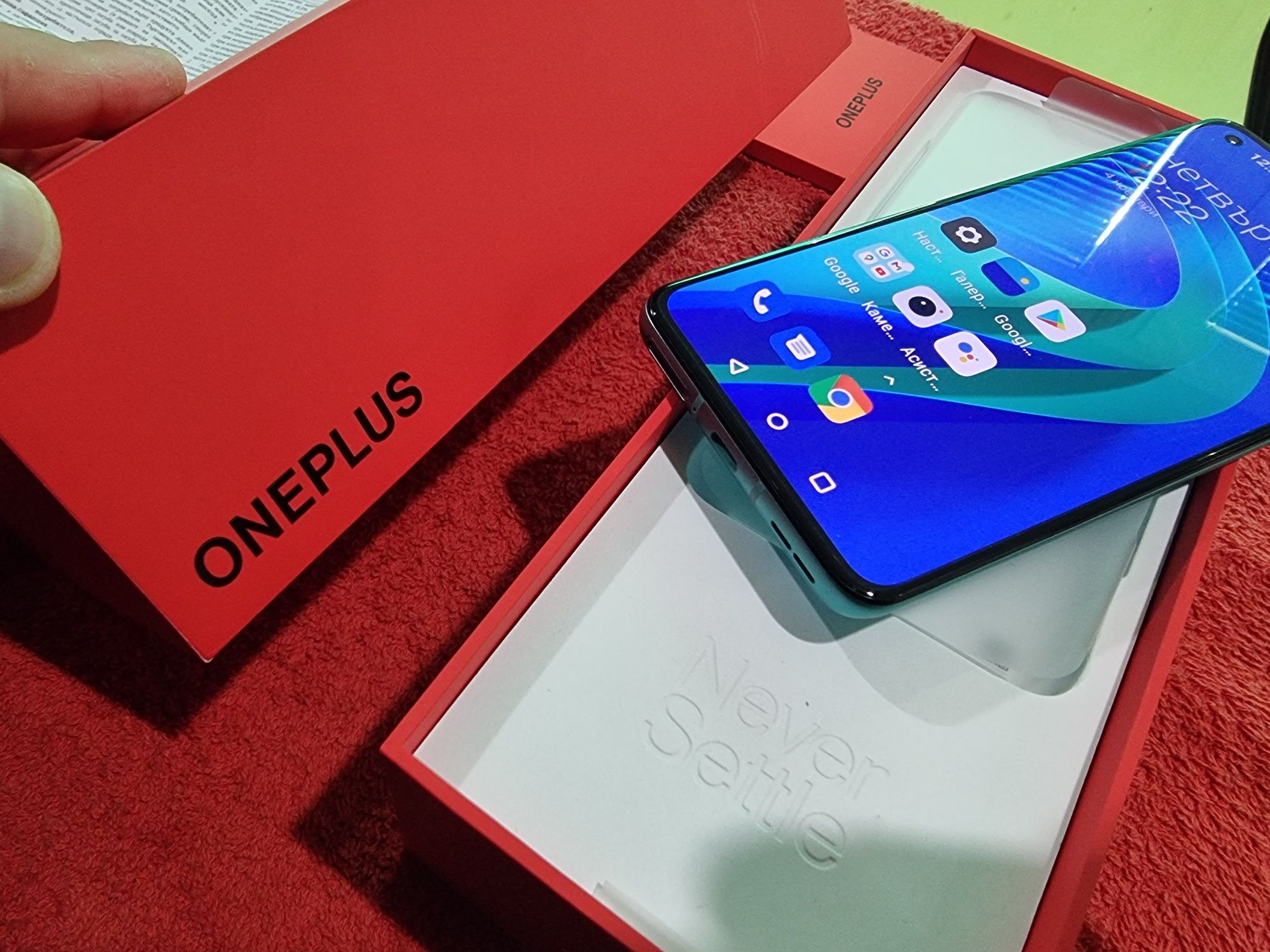 Oneplus 8T 8RAM 128ROM 24м.гаранция чисто нов отключен Dualsim две сим