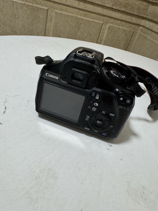 Canon 1100 d foto aparat