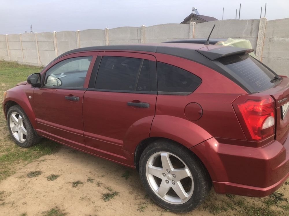 Dezmembrez dodge caliber diesel / benzina