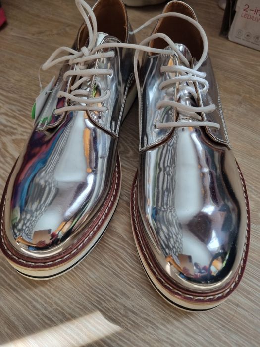 Нови дамски обувки