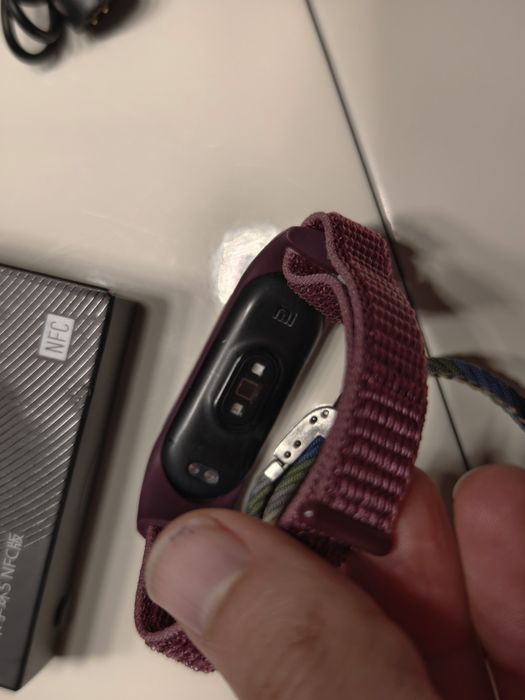 Vând Mi Band 5 NFC – bratara inteligentă Xiaomi
