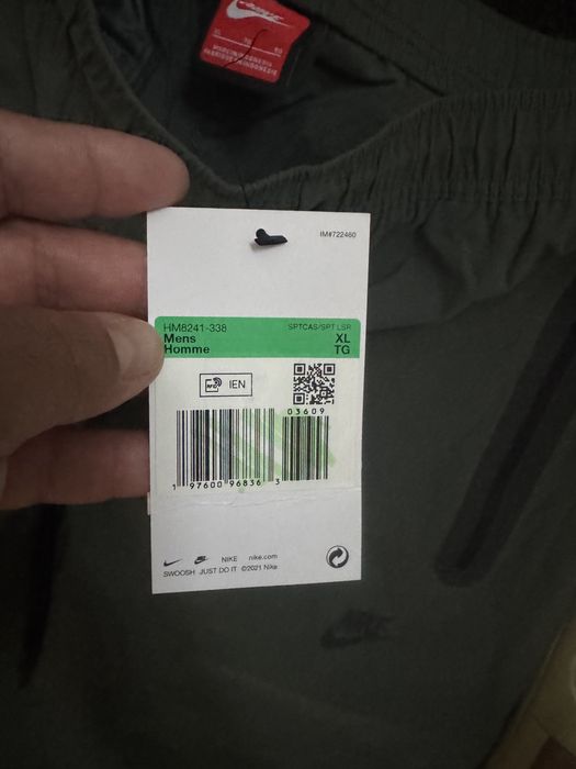 Pantaloni Nike  Tech
