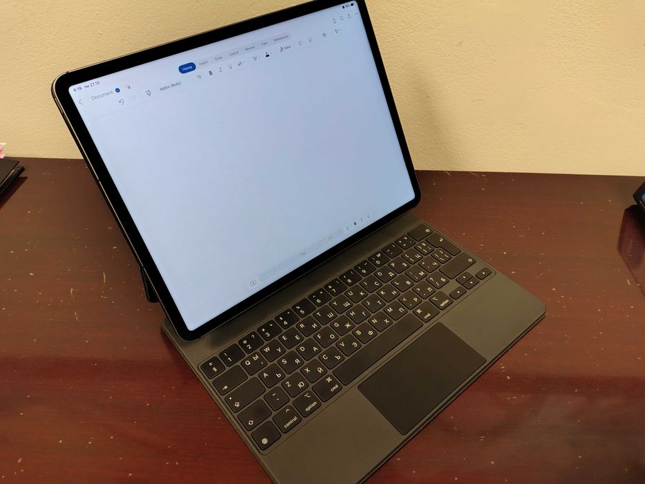 С гаранция Apple iPad Pro 5 12.9 2021 Cellular 256 GB+Magic Keyboard