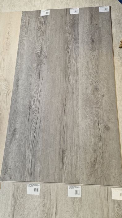 Parchet SPC Premium, diferite nuante, Disponibil pe stoc