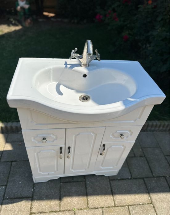 Set baie , lavoar si dulap