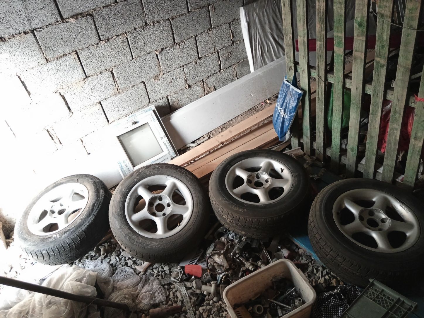 Продам в месте дисками на 15