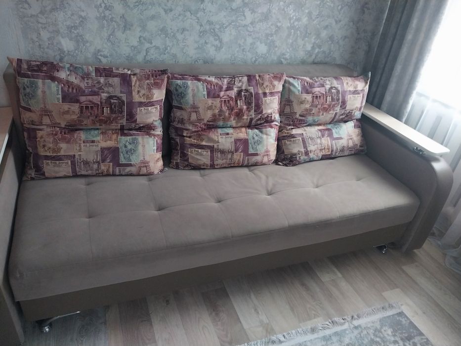 Продам  диван книжка!