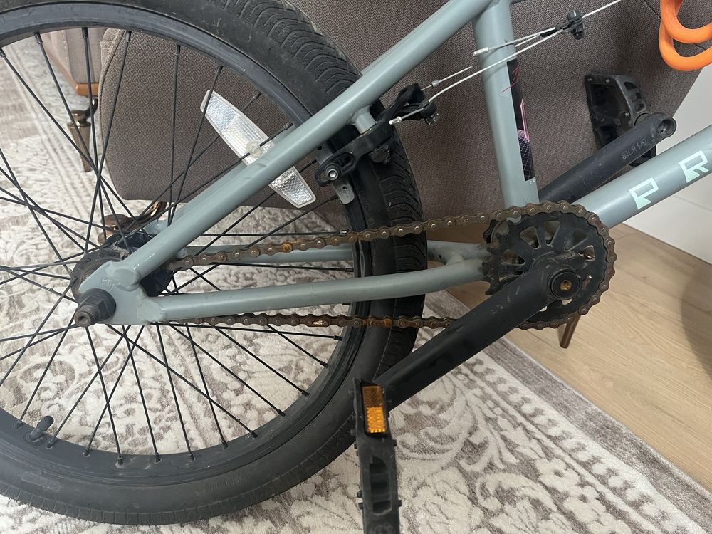 BMX почти не ездил 2 года был на парковке и пылился