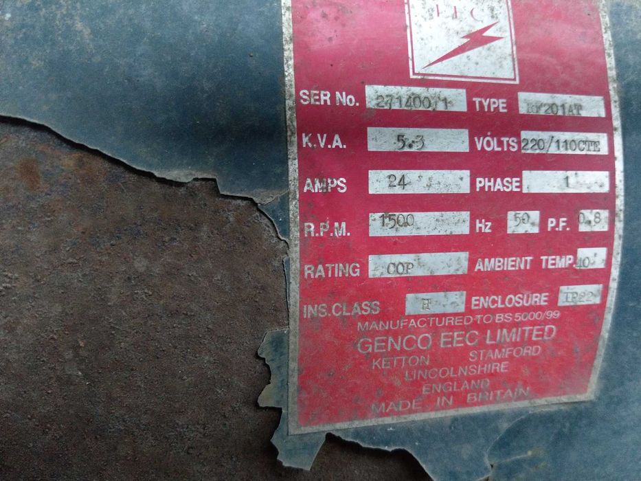 generator diesel 5.3 kva pe roti cu turn de iluminat inmatriculat