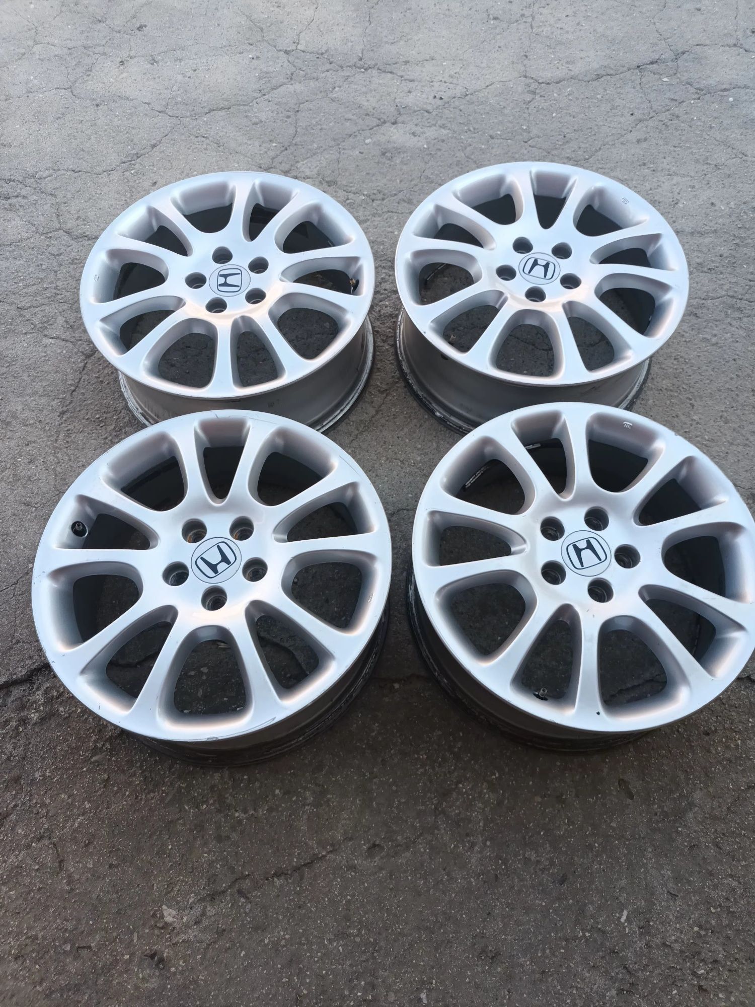 Продавам Оригинални Джанти за Хонда CRV 18Х7J ET50