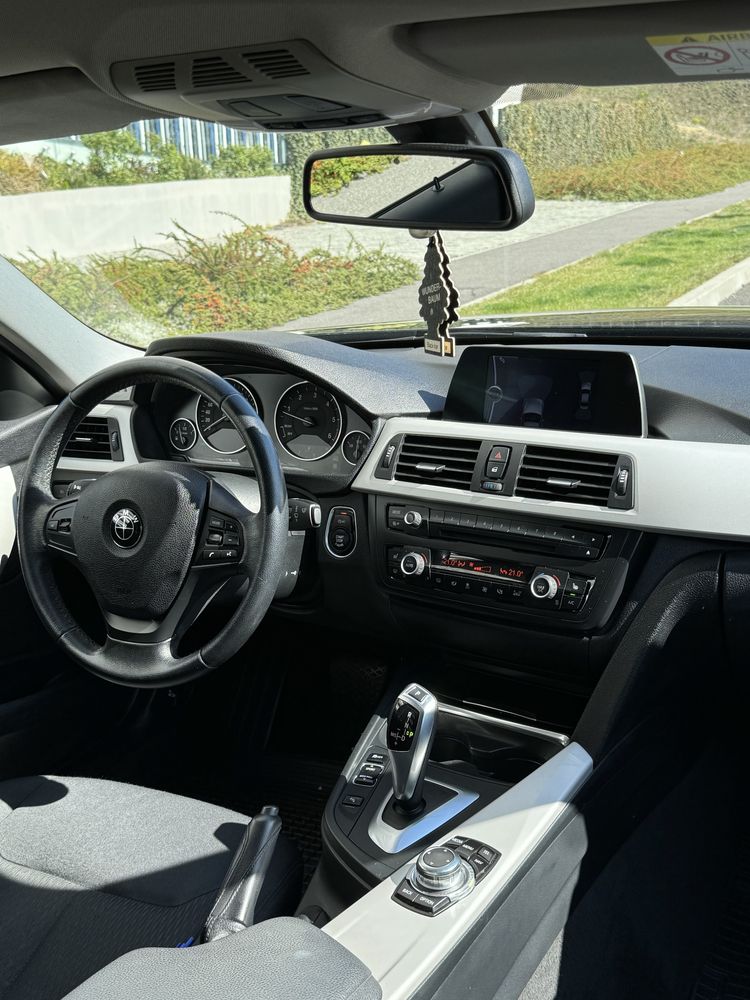 BMW seria 3 F30 2013 automat diesel 318d (nu 320d)