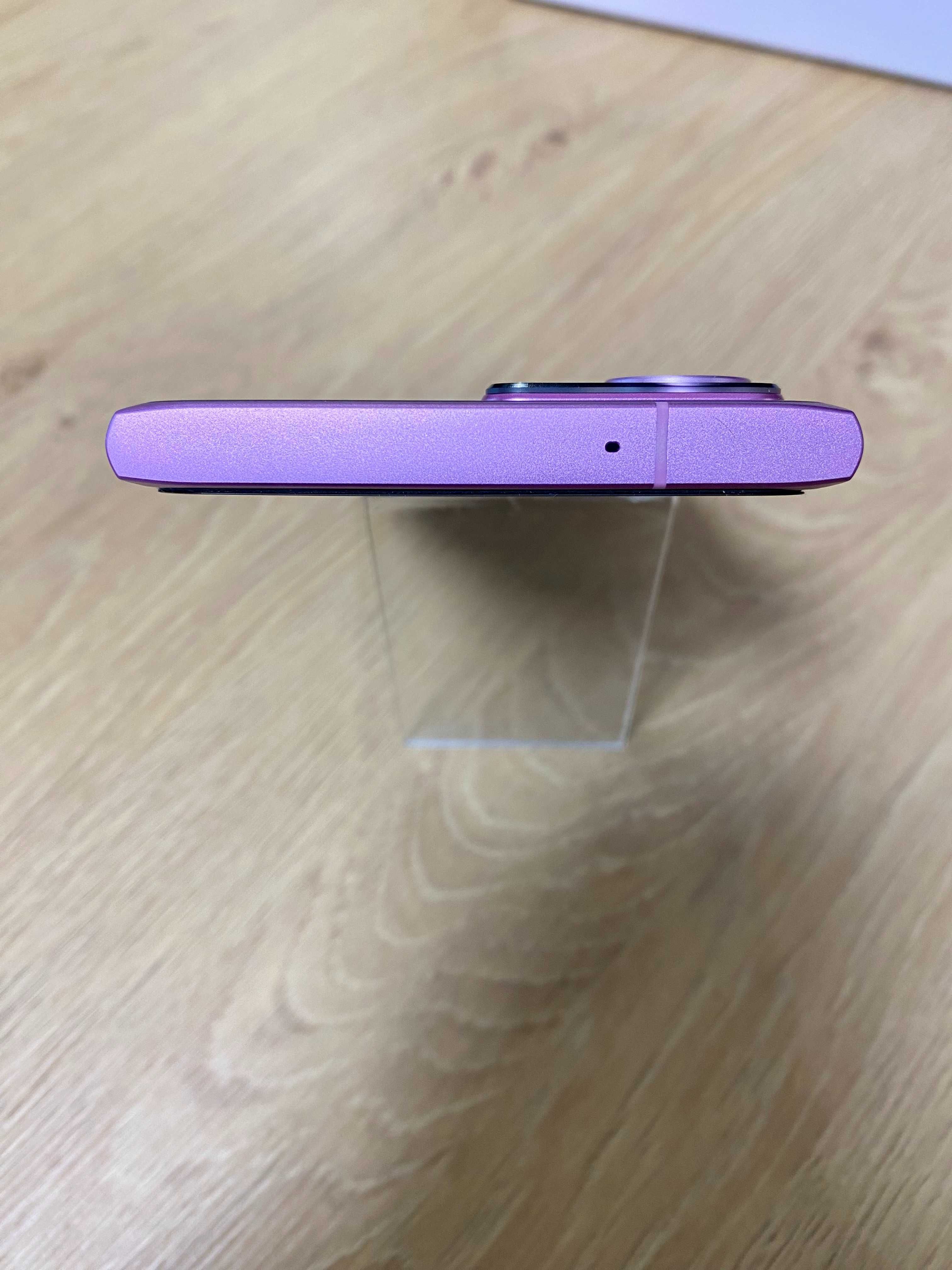 НОВ !!! HMD Skyline, 256GB, 12GB RAM, 5G, Neon Pink