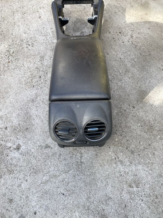 Tunel Cotiera Mercedes CLK W209 Pret 250 lei