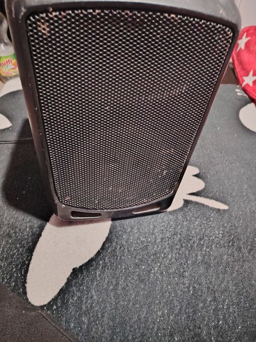 Vând boxa bluetooth