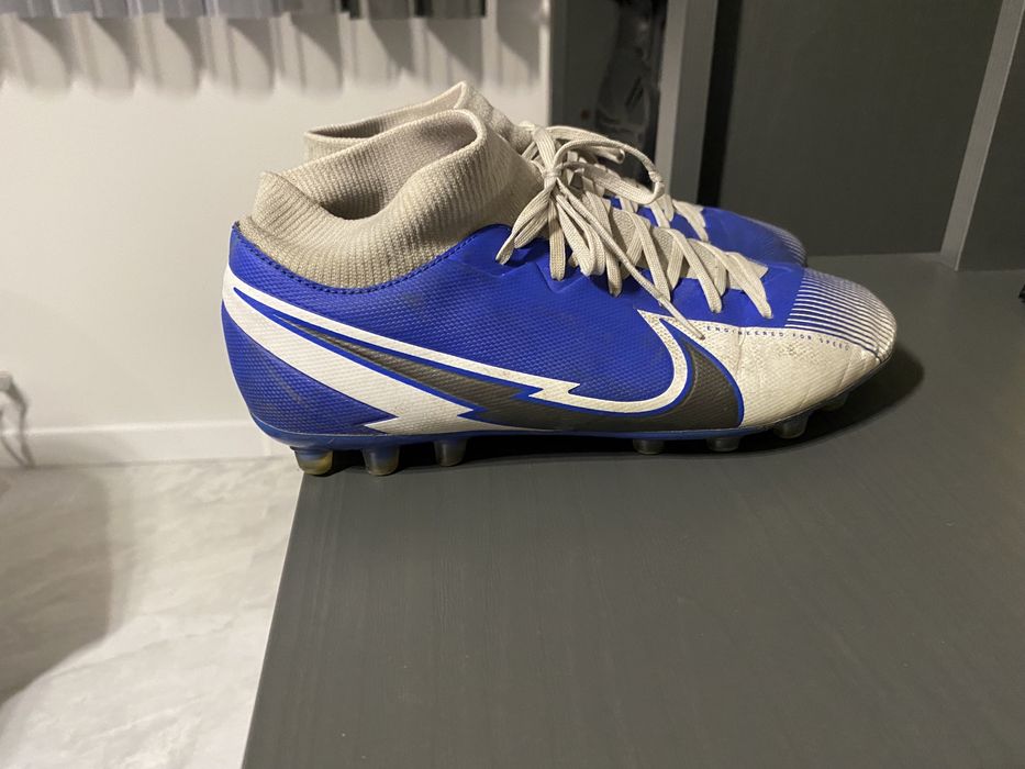 Бутонки Nike