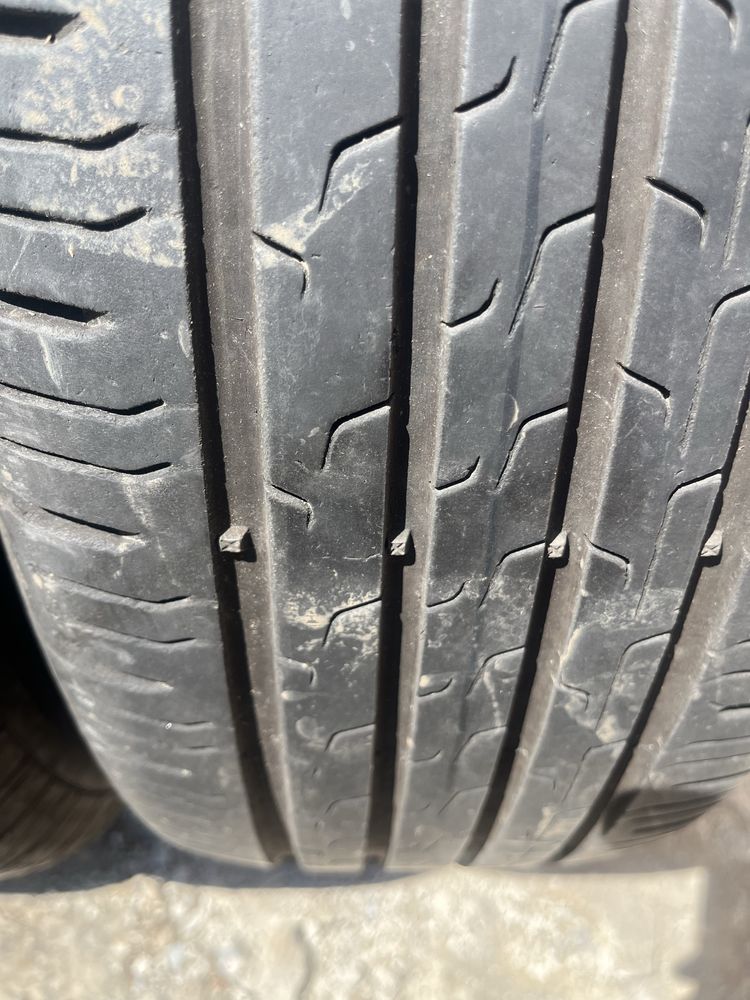 4 бр. летни гуми 215/65/16 Continental DOT 3721 4 mm