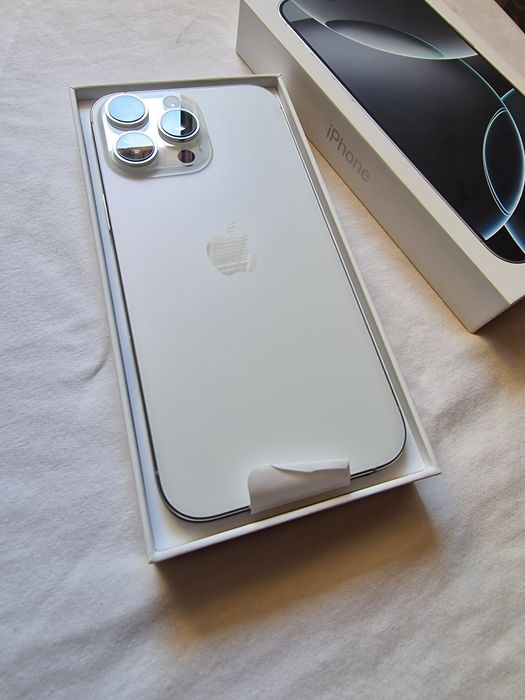 Vand IPHONE 16 PRO MAX 1TB full box impecabil white