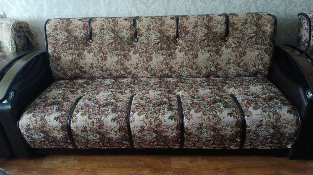 Продаётся диван книжка .