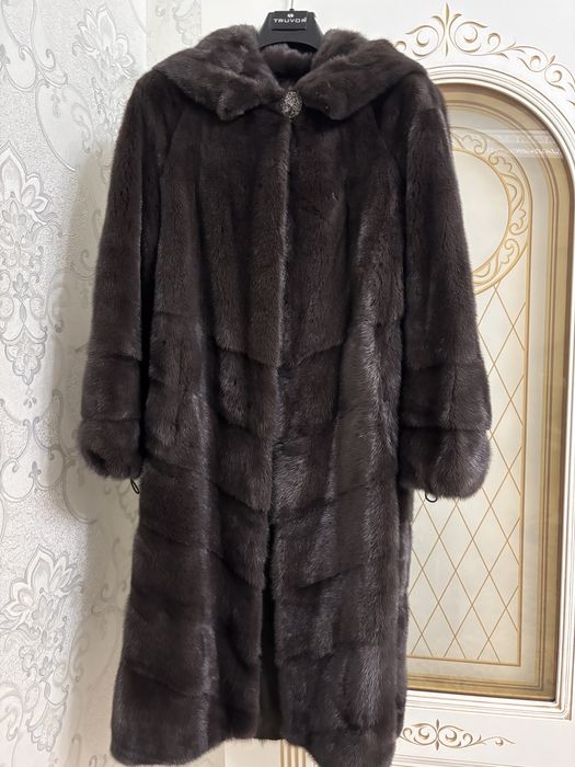 Шуба 300 000 тг