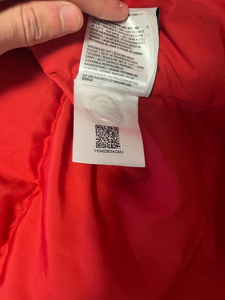 Geaca Moncler marime Xl