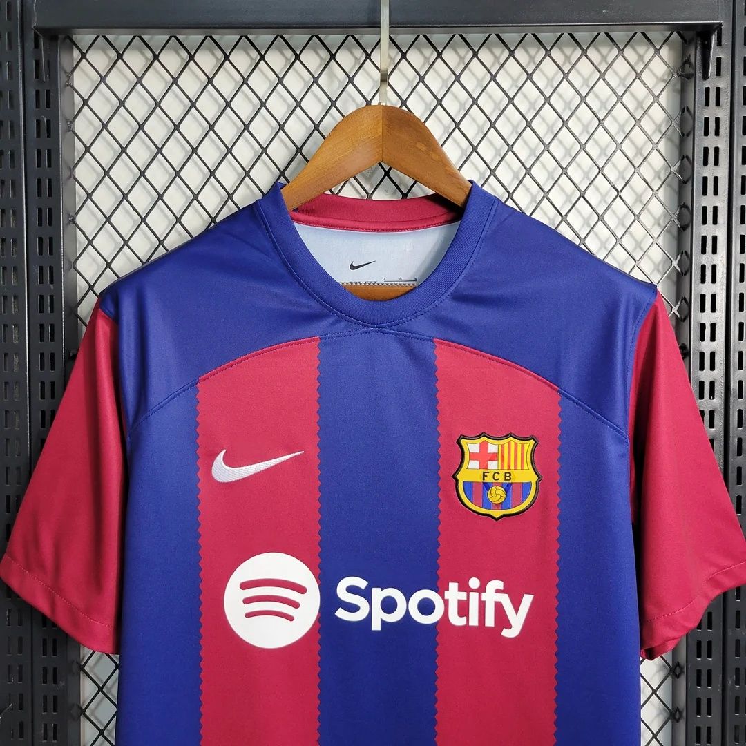 Tricou de fotbal Barcelona Home 23/24

Mărimi disponibile: S/M/L/XL/XX