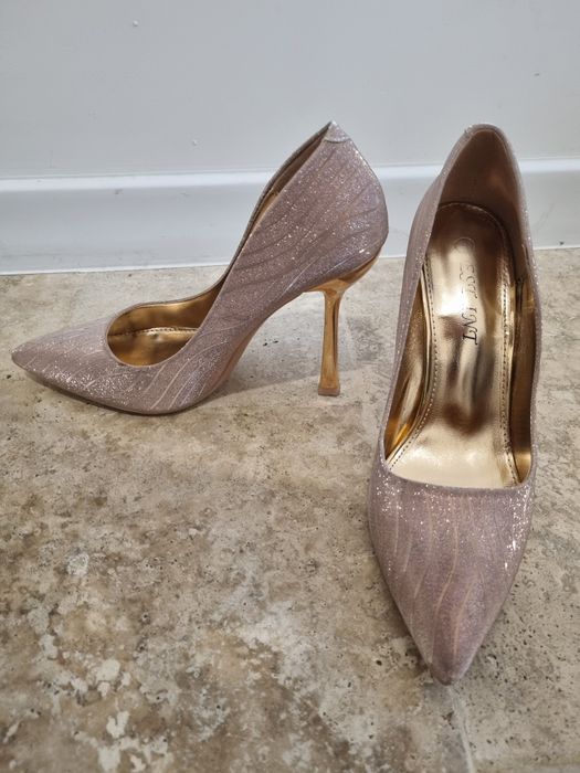 Pantofi eleganti