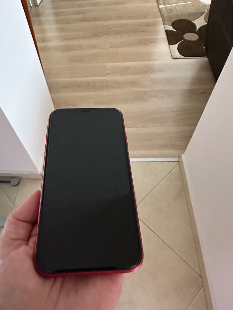 IPhone 11 red 64GB версия 83% батерия