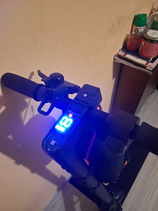 Trotineta electrica i scooter