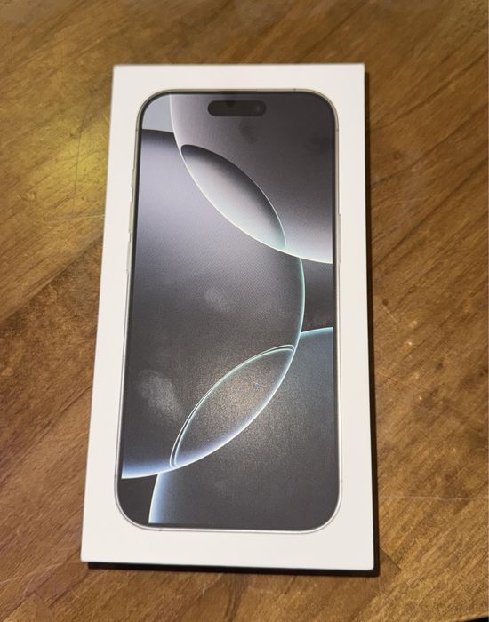 Iphone 16 pro ,256 GB ,Titan White