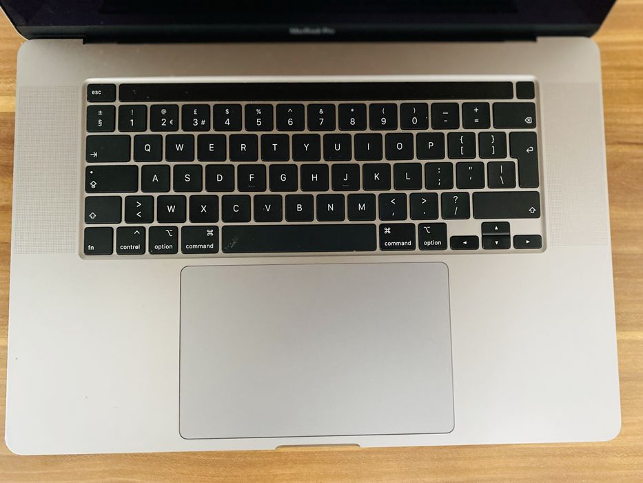 Apple MacBook Pro 16″