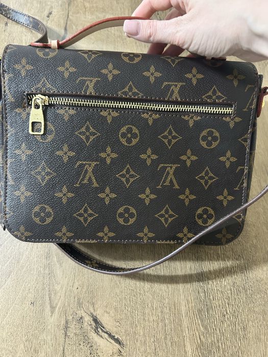 Geanta maro, in conditii bune.