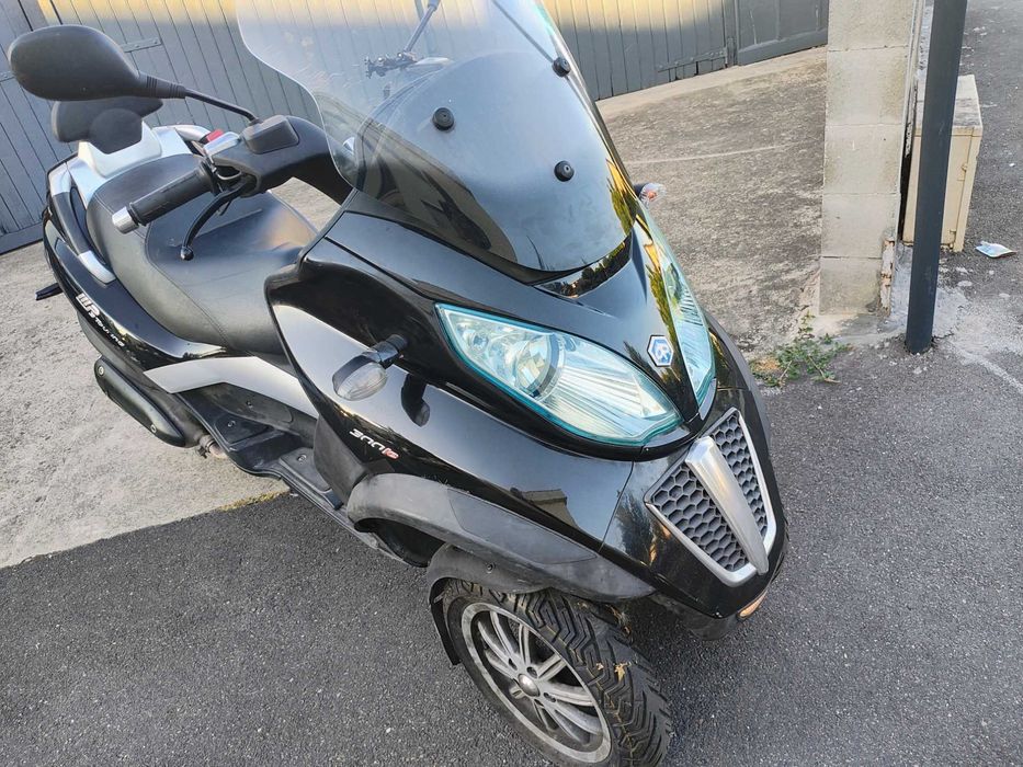 Piaggio MP3 300cm cubi