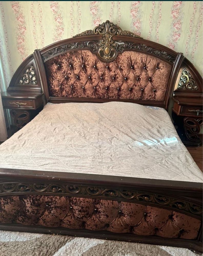 Спальный гарнитур срочно