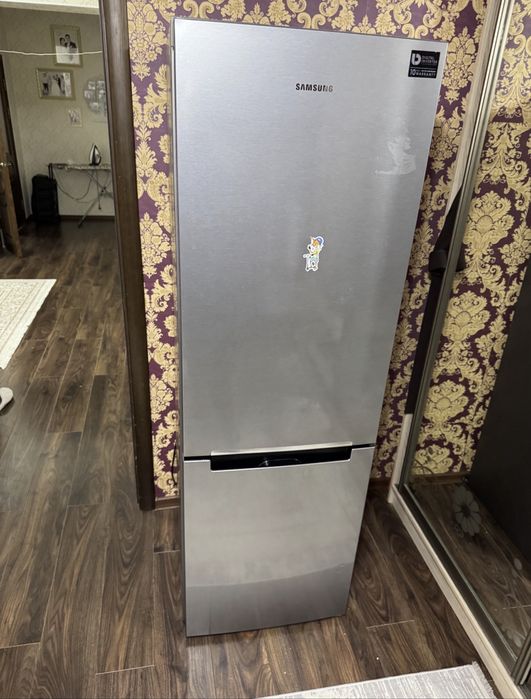 Холодилник Самсунг