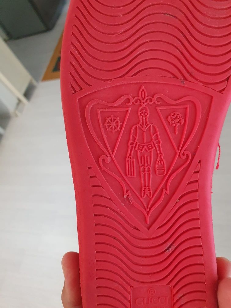Gucci Ace Embroidered sneaker red