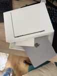 Macbook M2 256 8GB 50 de cicluri