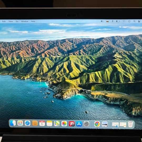 Macbook pro late 2013  i5 2,4-2,9 boost  8gb ram с ново зарядно